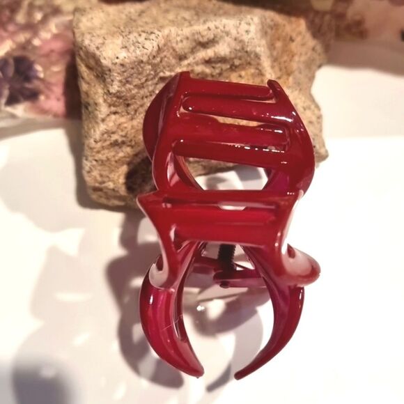 New ZARA Burgandy Flower Hair claw clip - Picture 4 of 6